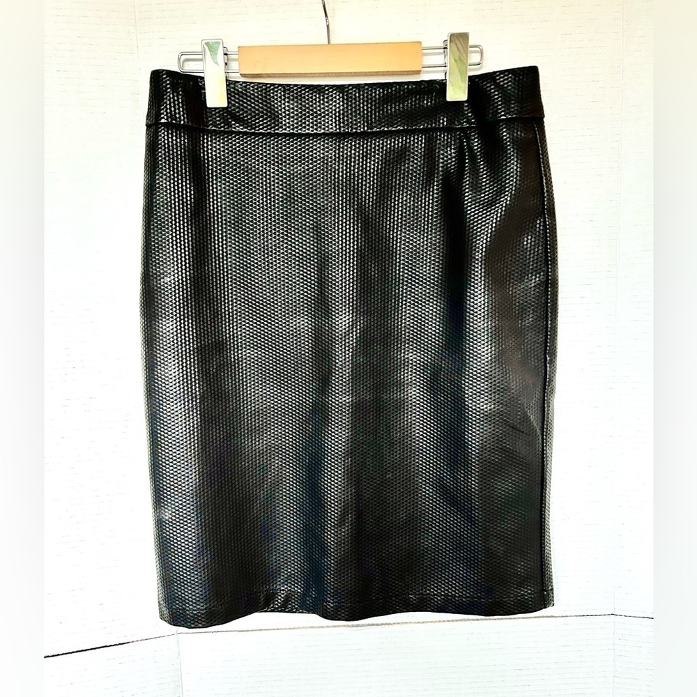 Pink martini faux leather skirt black size medium